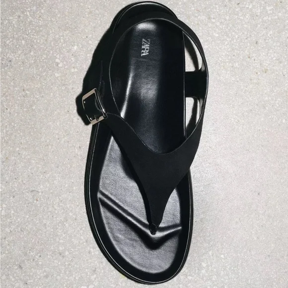 Zara Black Sandals with Toe-Loop Design - Picture 7 of 7